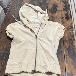 Arizona Jean Company Cream Short-Sleeve Zip Hoodie